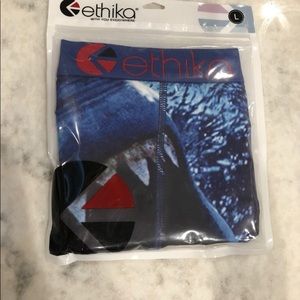 Ethika set